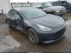 5YJ3E1EB0NF242942 2022 TESLA MODEL 3