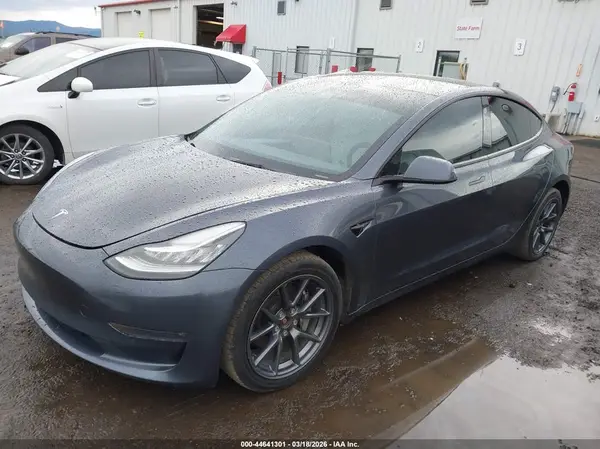 5YJ3E1EB0NF242942 2022 TESLA MODEL 3 - Image 2