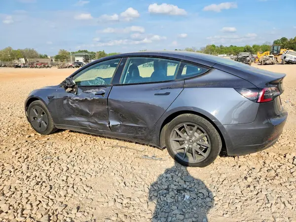 5YJ3E1EB0NF245694 2022 TESLA MODEL 3 - Image 2