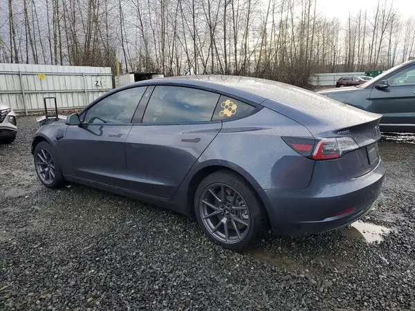 5YJ3E1EB0NF255836 2022 TESLA MODEL 3 - Image 2