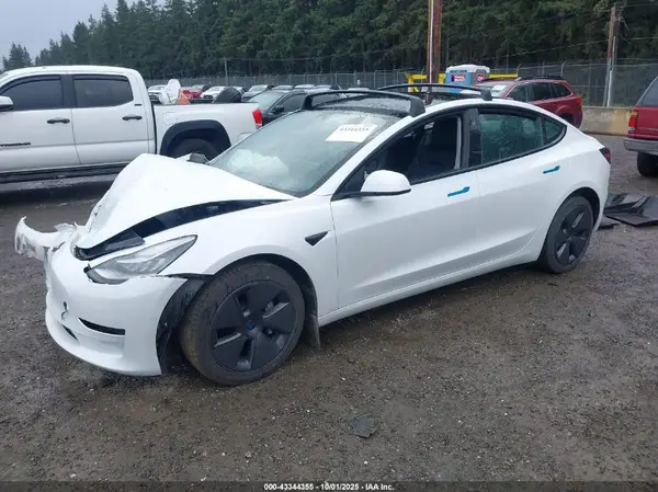 5YJ3E1EB0NF260051 2022 TESLA MODEL 3 - Image 2