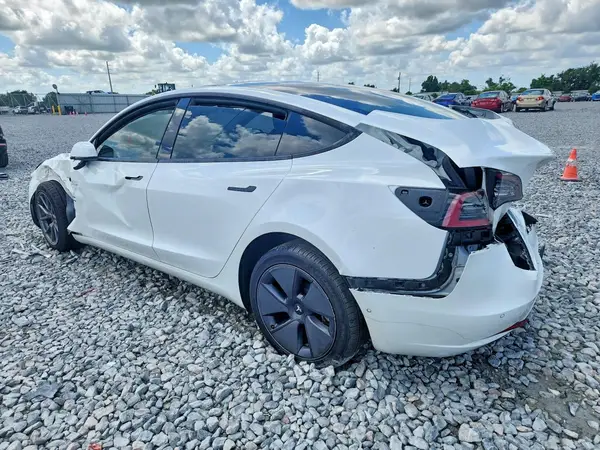 5YJ3E1EB0NF267758 2022 TESLA MODEL 3 - Image 2
