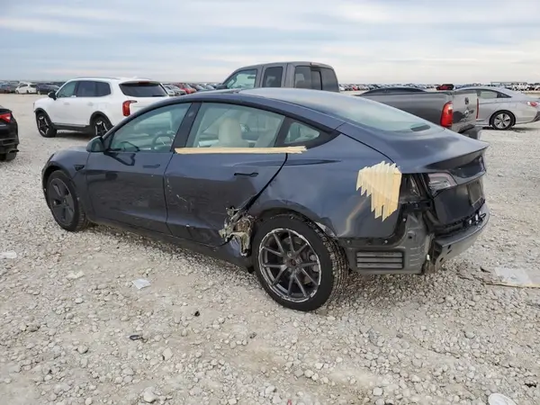 5YJ3E1EB0NF269249 2022 TESLA MODEL 3 - Image 2