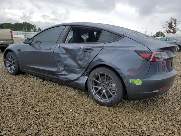 5YJ3E1EB0NF320796 2022 TESLA MODEL 3 - Image 2