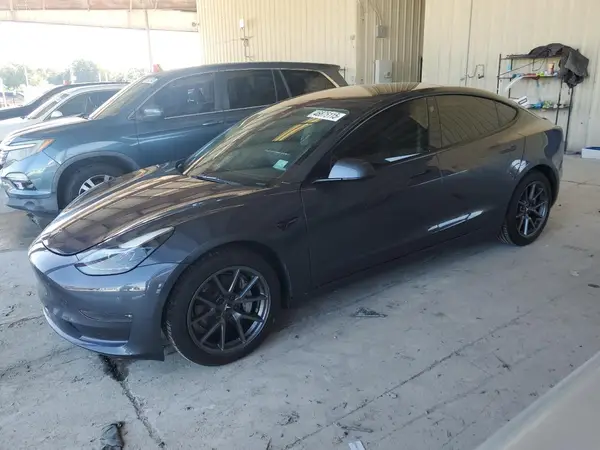 5YJ3E1EB0NF323827 2022 TESLA MODEL 3 - Image 1