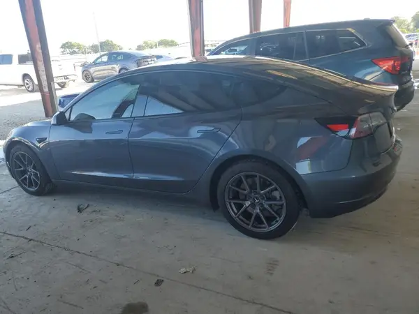 5YJ3E1EB0NF323827 2022 TESLA MODEL 3 - Image 2