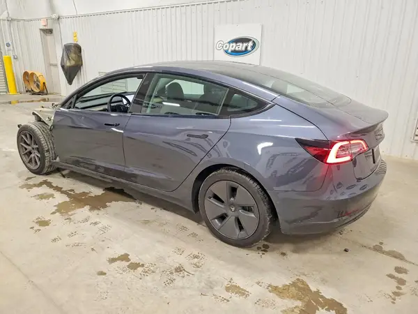 5YJ3E1EB0NF330132 2022 TESLA MODEL 3 - Image 2