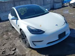 5YJ3E1EB0NF332706 2022 TESLA MODEL 3