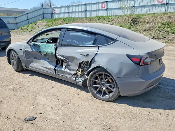 5YJ3E1EB0NF337159 2022 TESLA MODEL 3 - Image 2