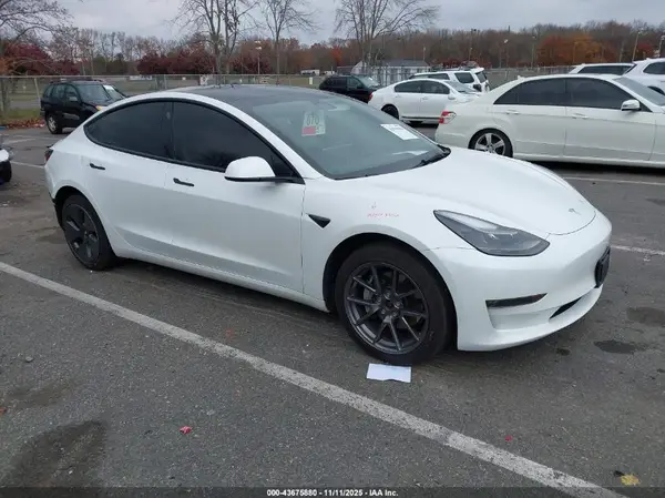 5YJ3E1EB0NF339221 2022 TESLA MODEL 3 - Image 1