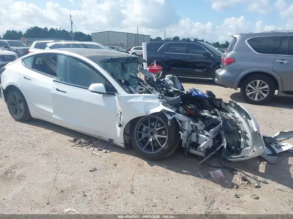 5YJ3E1EB0NF341082 2022 TESLA MODEL 3 - Image 1