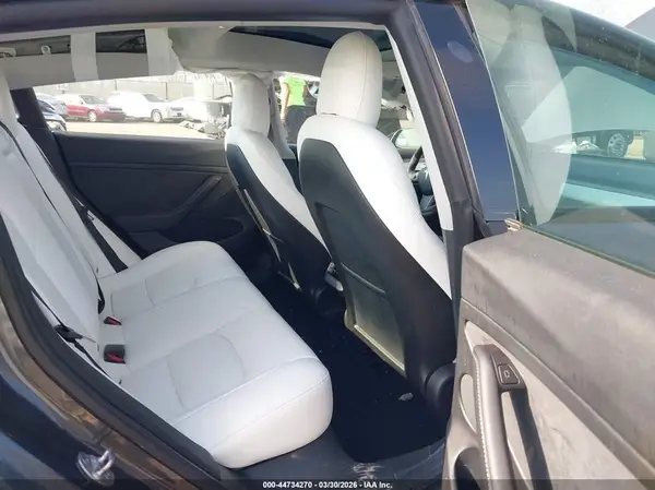 5YJ3E1EB0NF349201 2022 TESLA MODEL 3 - Image 8