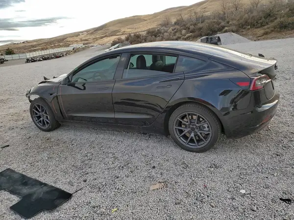 5YJ3E1EB0NF349747 2022 TESLA MODEL 3 - Image 2