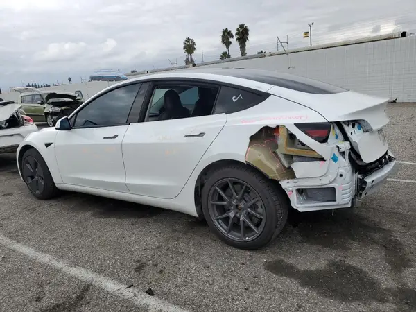 5YJ3E1EB0NF351921 2022 TESLA MODEL 3 - Image 2