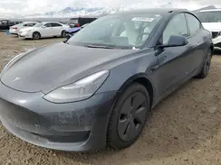 5YJ3E1EB0NF352700 2022 TESLA MODEL 3