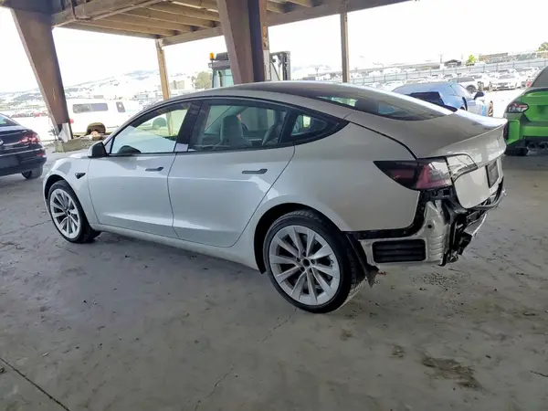 5YJ3E1EB0NF361235 2022 TESLA MODEL 3 - Image 2