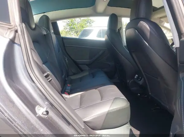 5YJ3E1EB0NF364989 2022 TESLA MODEL 3 - Image 8