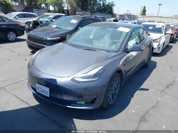 5YJ3E1EB0PF386199 2023 TESLA MODEL 3 - Image 2