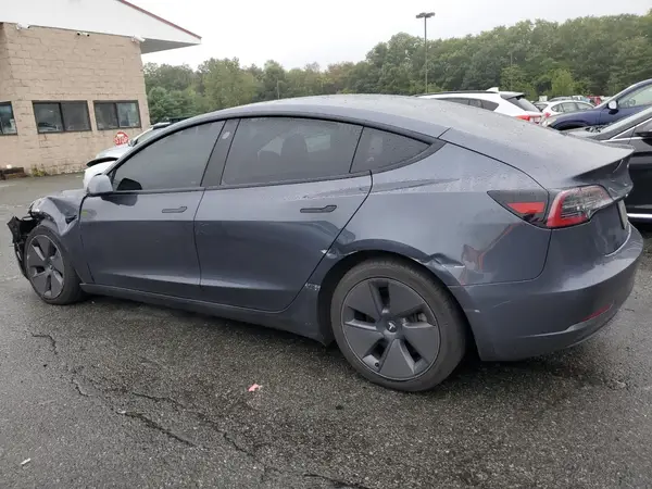 5YJ3E1EB0PF386395 2023 TESLA MODEL 3 - Image 2