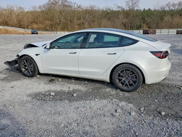 5YJ3E1EB0PF388096 2023 TESLA MODEL 3 - Image 2