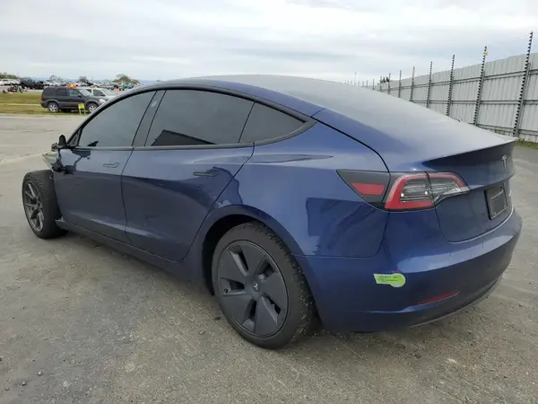5YJ3E1EB0PF388986 2023 TESLA MODEL 3 - Image 2