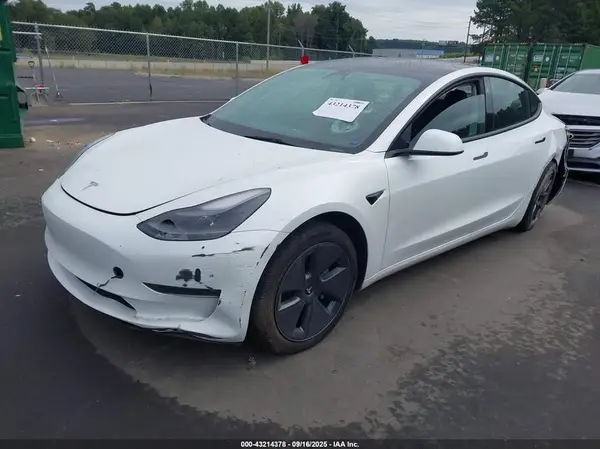 5YJ3E1EB0PF389930 2023 TESLA MODEL 3 - Image 2