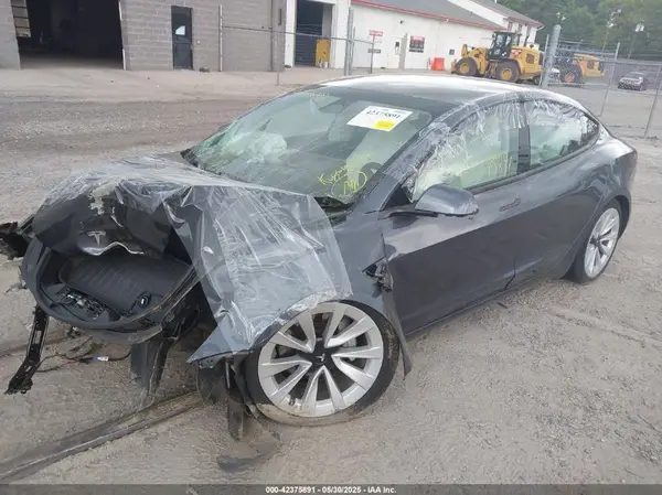 5YJ3E1EB0PF389992 2023 TESLA MODEL 3 - Image 2