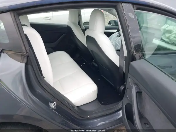 5YJ3E1EB0PF389992 2023 TESLA MODEL 3 - Image 8