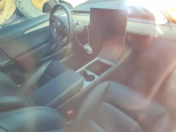 5YJ3E1EB0PF391094 2023 TESLA MODEL 3 - Image 8