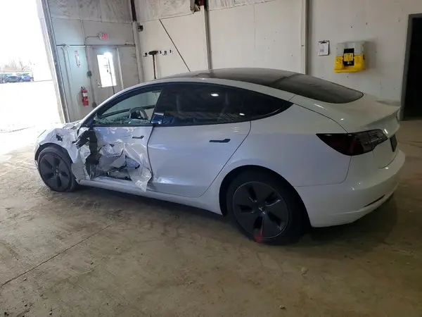5YJ3E1EB0PF593207 2023 TESLA MODEL 3 - Image 2