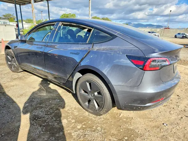 5YJ3E1EB0PF593272 2023 TESLA MODEL 3 - Image 2