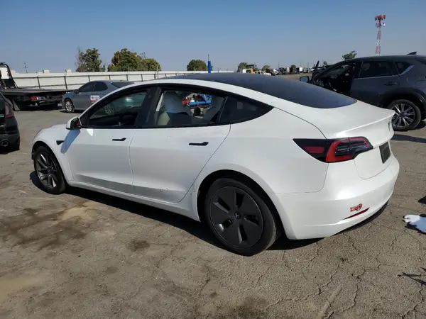 5YJ3E1EB0PF599945 2023 TESLA MODEL 3 - Image 2