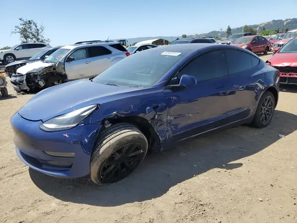 5YJ3E1EB0PF611964 2023 TESLA MODEL 3 - Image 1
