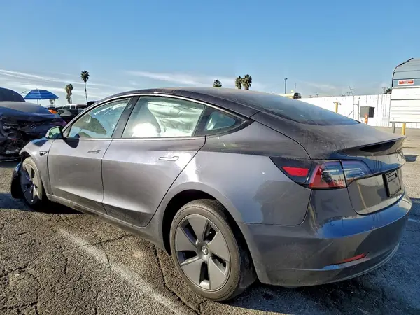 5YJ3E1EB0PF617375 2023 TESLA MODEL 3 - Image 2