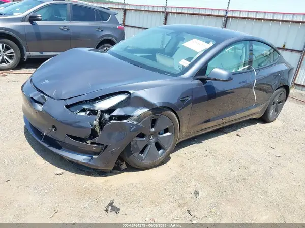5YJ3E1EB0PF631633 2023 TESLA MODEL 3 - Image 2