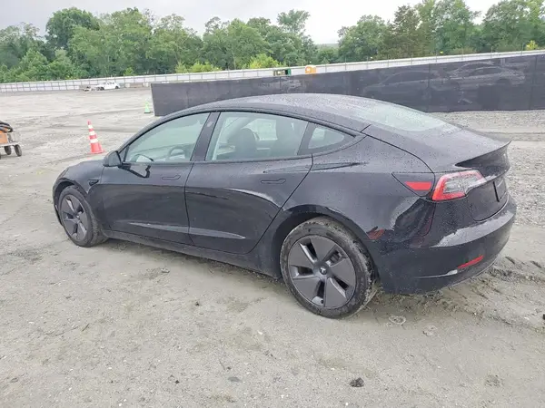 5YJ3E1EB0PF632233 2023 TESLA MODEL 3 - Image 2