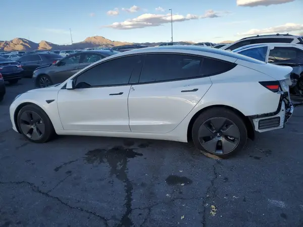 5YJ3E1EB0PF637691 2023 TESLA MODEL 3 - Image 2