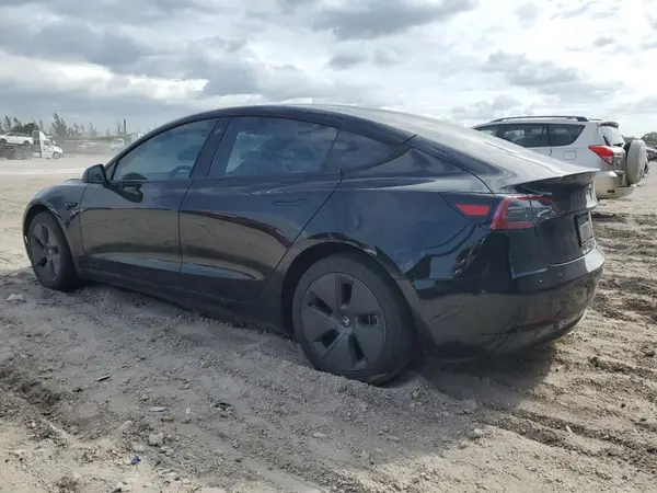 5YJ3E1EB0PF663000 2023 TESLA MODEL 3 - Image 2