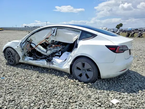 5YJ3E1EB0PF675275 2023 TESLA MODEL 3 - Image 2