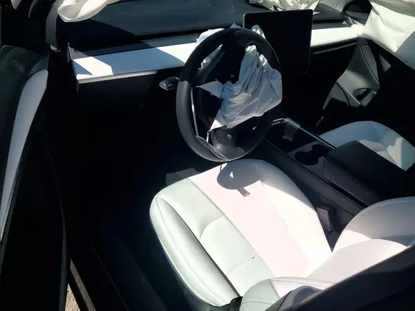 5YJ3E1EB0PF680038 2023 TESLA MODEL 3 - Image 8