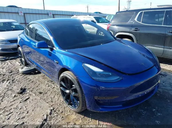5YJ3E1EB0PF688172 2023 TESLA MODEL 3 - Image 1