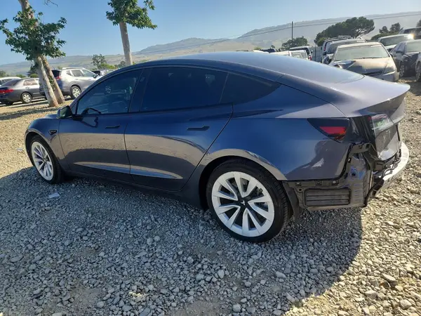 5YJ3E1EB0PF711871 2023 TESLA MODEL 3 - Image 2
