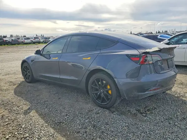 5YJ3E1EB0PF713538 2023 TESLA MODEL 3 - Image 2