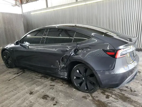 5YJ3E1EB0RF743061 2024 TESLA MODEL 3 - Image 2