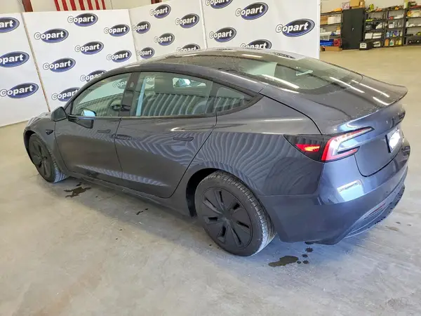 5YJ3E1EB0RF745294 2024 TESLA MODEL 3 - Image 2