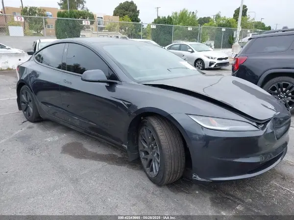 5YJ3E1EB0RF766257 2024 TESLA MODEL 3 - Image 1
