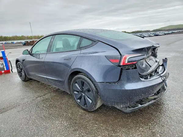 5YJ3E1EB0RF788274 2024 TESLA MODEL 3 - Image 2
