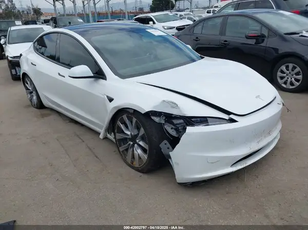 5YJ3E1EB0RF795452 2024 TESLA MODEL 3 - Image 1