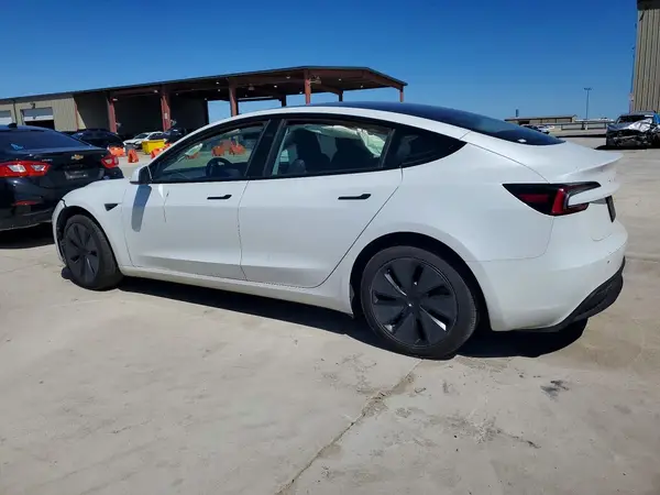 5YJ3E1EB0RF807535 2024 TESLA MODEL 3 - Image 2