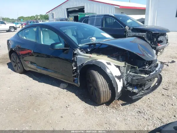 5YJ3E1EB0RF808605 2024 TESLA MODEL 3 - Image 1